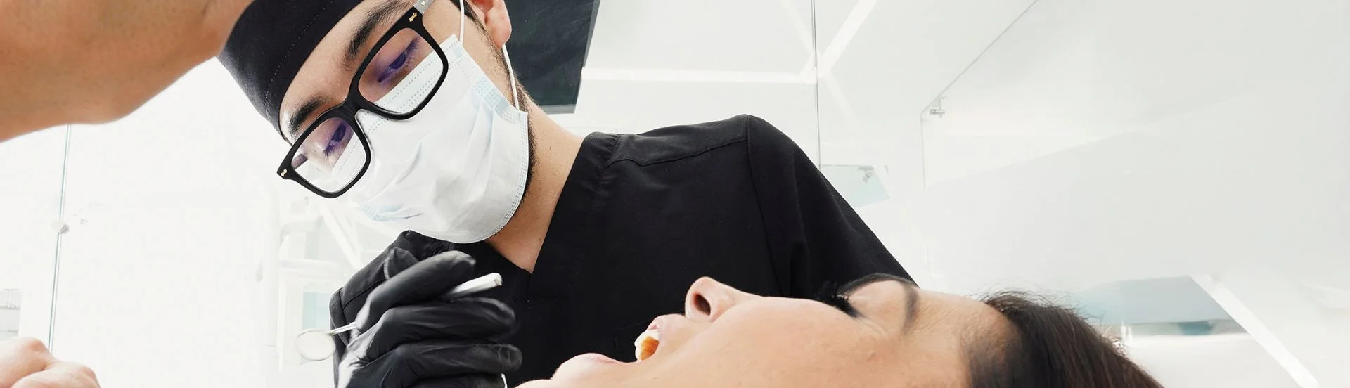 Salva tu diente o muela con la endodoncia en EcuadorEndodoncia vs. Extracción: Salvar tu diente es un ahorrobanner